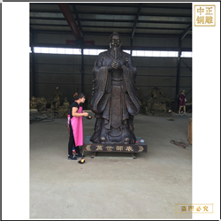 學?？鬃咏虒W雕塑