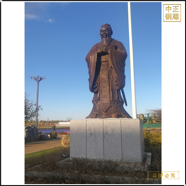 12.萬(wàn)世師表孔老夫子雕塑.jpg